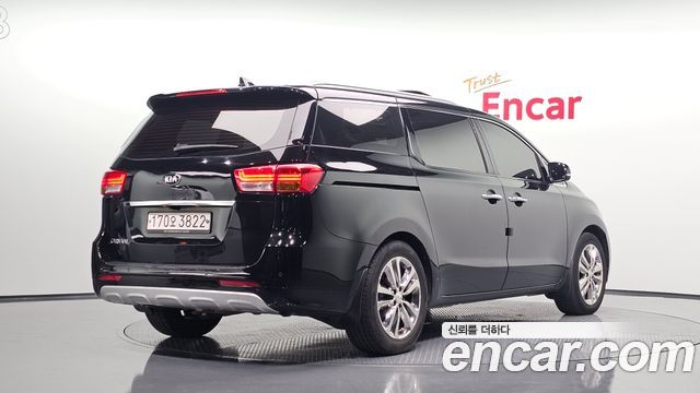 Kia Carnival 9-seater Noblesse 2016 — фото 2