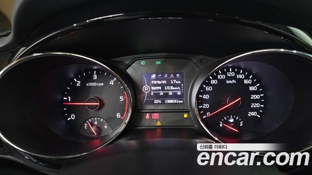 Kia Carnival 9-seater Noblesse 2016 — фото 8