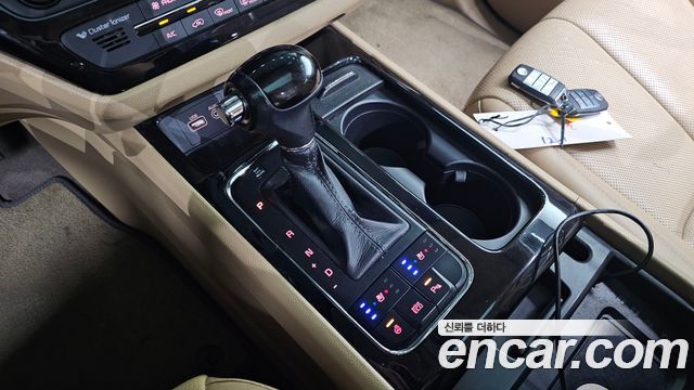 Kia Carnival 9-seater Noblesse 2016 — фото 9