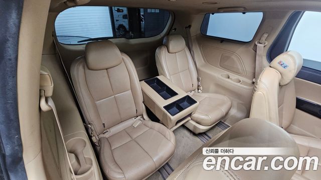 Kia Carnival 9-seater Noblesse 2016 — фото 13