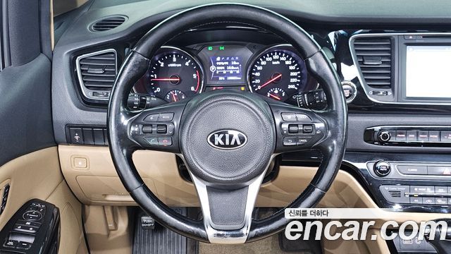 Kia Carnival 9-seater Noblesse 2016 — фото 16