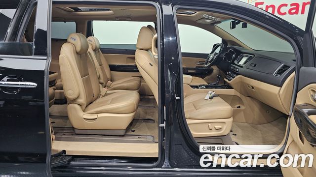 Kia Carnival 9-seater Noblesse 2016 — фото 26