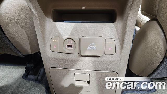 Kia Carnival 9-seater Noblesse 2016 — фото 31