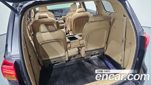 Kia Carnival 9-seater Noblesse 2016 — фото 33