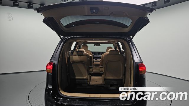 Kia Carnival 9-seater Noblesse 2016 — фото 34