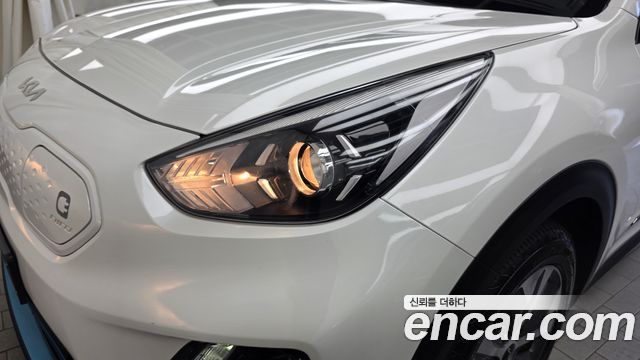 Kia Niro EV Prestige 2022 — фото 22