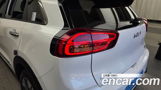 Kia Niro EV Prestige 2022 — фото 23