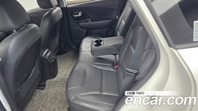 Kia Niro EV Prestige 2022 — фото 26
