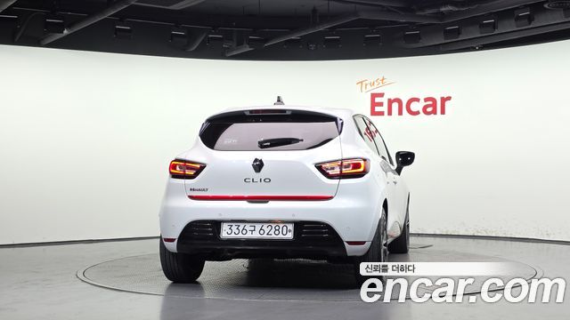 Renault Korea Clio Intens Panoramic 2019 — фото 4