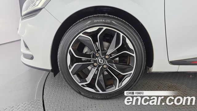 Renault Korea Clio Intens Panoramic 2019 — фото 5