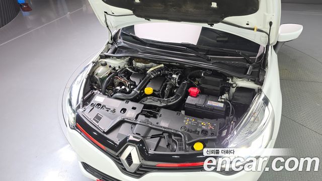 Renault Korea Clio Intens Panoramic 2019 — фото 6