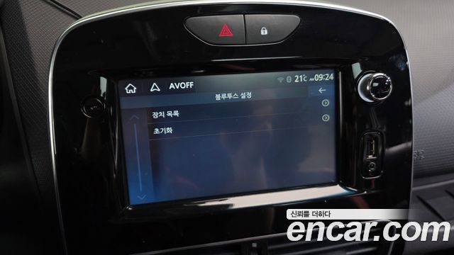 Renault Korea Clio Intens Panoramic 2019 — фото 19