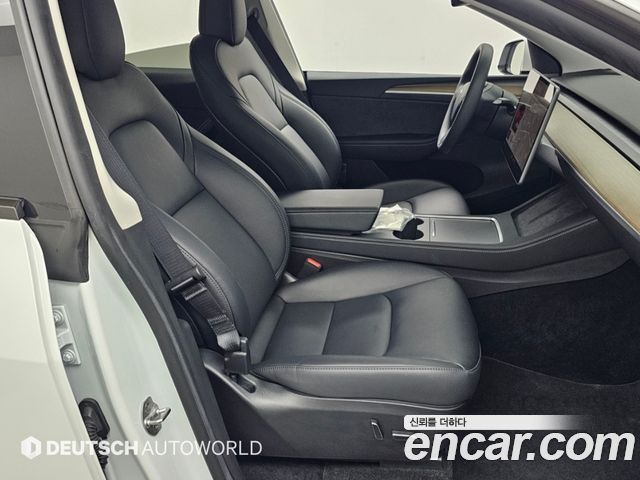 Tesla Model Y RWD 2023 — фото 10