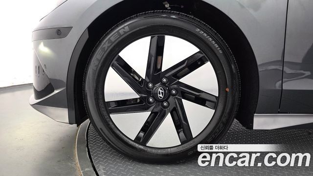 Hyundai Ioniq 6 Long Range Exclusive + 2023 — фото 5