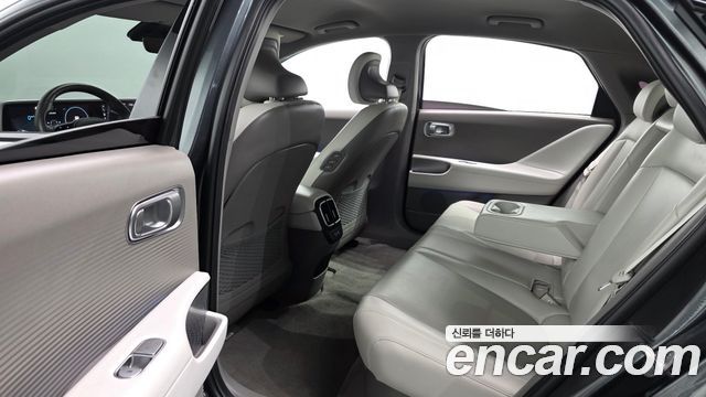 Hyundai Ioniq 6 Long Range Exclusive + 2023 — фото 11