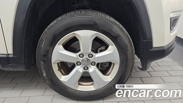 Jeep Compass (II) 2.4 Limitied AWD 2019 — фото 21