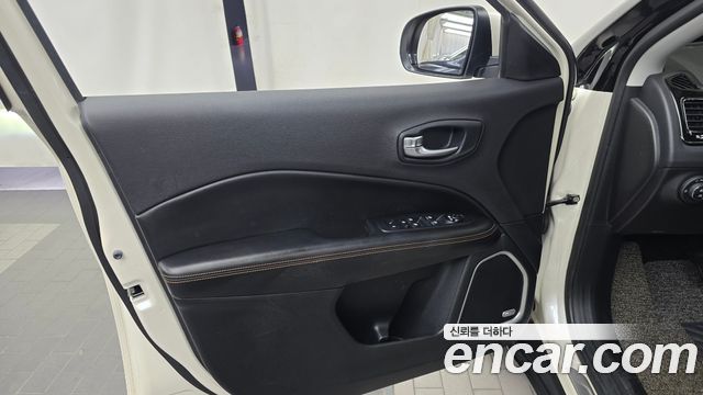 Jeep Compass (II) 2.4 Limitied AWD 2019 — фото 24