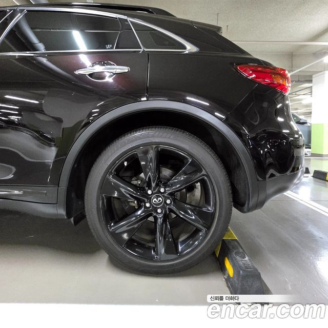Infiniti QX70 3.7 AWD 2017 — фото 10
