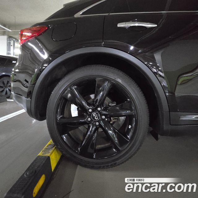 Infiniti QX70 3.7 AWD 2017 — фото 11