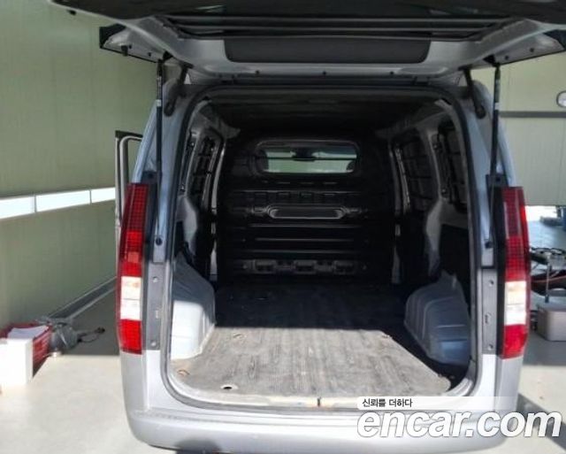 Hyundai Staria Cargo 3-Seater Modern 2022 — фото 6