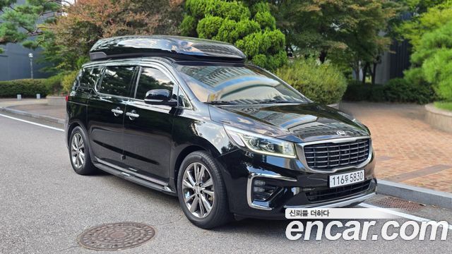 Kia Carnival 9-Seater Hi-Limousine Noblesse Special