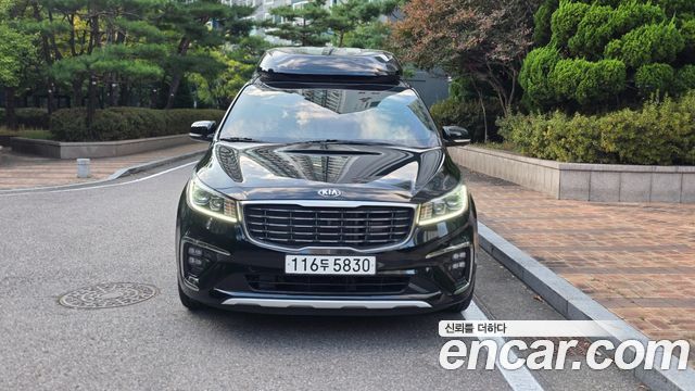 Kia Carnival 9-Seater Hi-Limousine Noblesse Special 2020 — фото 3