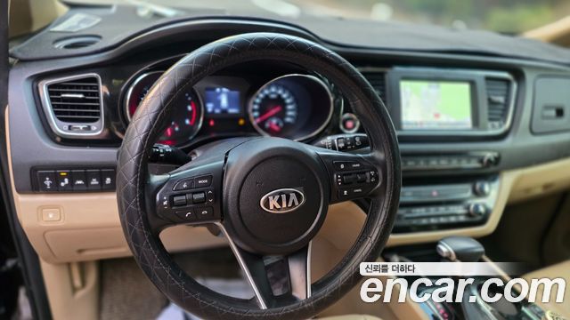 Kia Carnival 9-Seater Hi-Limousine Noblesse Special 2020 — фото 7