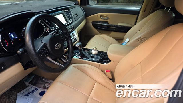 Kia Carnival 9-Seater Hi-Limousine Noblesse Special 2020 — фото 9
