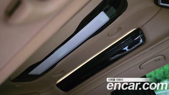 Kia Carnival 9-Seater Hi-Limousine Noblesse Special 2020 — фото 21