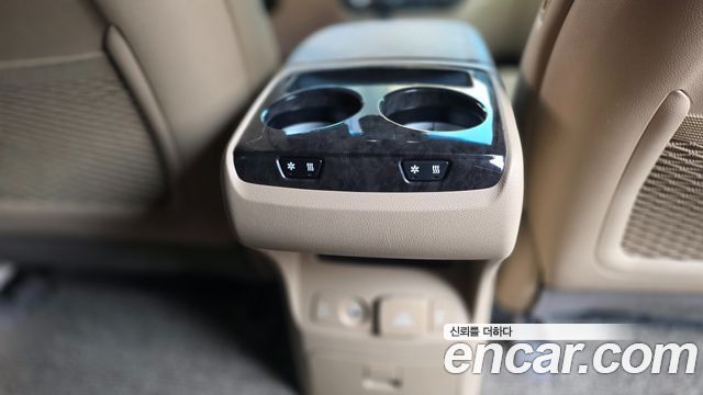 Kia Carnival 9-Seater Hi-Limousine Noblesse Special 2020 — фото 23