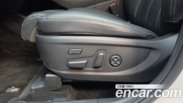 Hyundai Santa Fe HEV 1.6 2WD Prestige Choice 2023 — фото 35