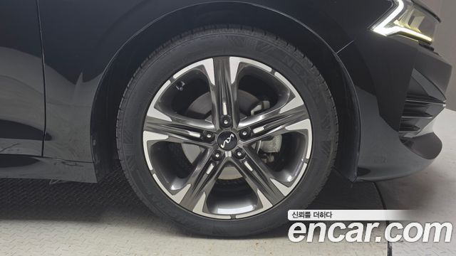 Kia K5 (III) 2.0 Prestige 2022 — фото 21