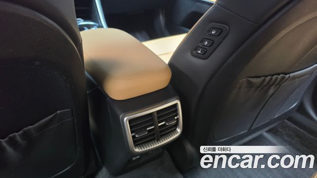 Kia K5 (III) 2.0 Prestige 2022 — фото 32