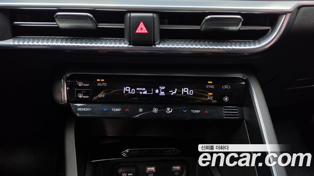 Kia K5 (III) 2.0 Noblesse 2023 — фото 18