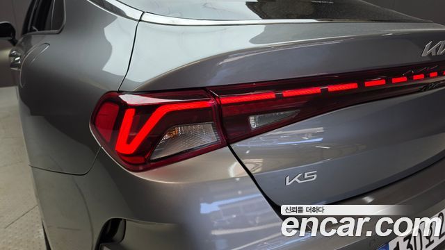 Kia K5 (III) 2.0 Noblesse 2023 — фото 23