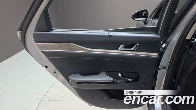 Kia K5 (III) 2.0 Noblesse 2023 — фото 25