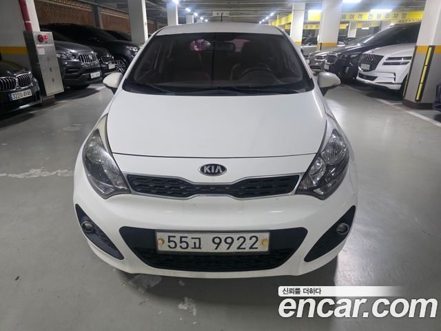 Kia Pride 1.6 GDI Hatchback Luxury 2013 — фото 3