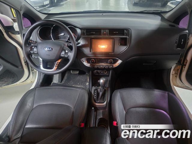 Kia Pride 1.6 GDI Hatchback Luxury 2013 — фото 7