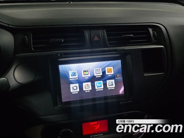 Kia Pride 1.6 GDI Hatchback Luxury 2013 — фото 22