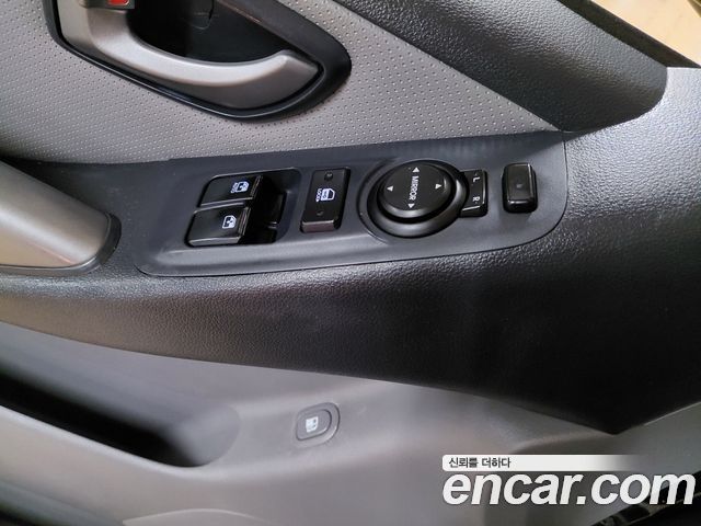 Hyundai Grand Starex 5-Seater VAN Modern 2018 — фото 12