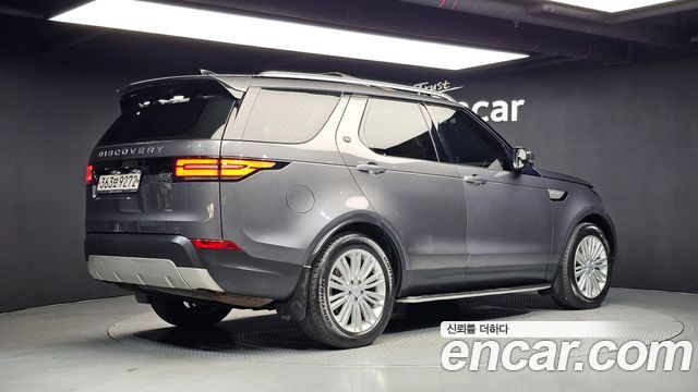 Land Rover Discovery 5 3.0 TD6 HSE Luxury 2017 — фото 2