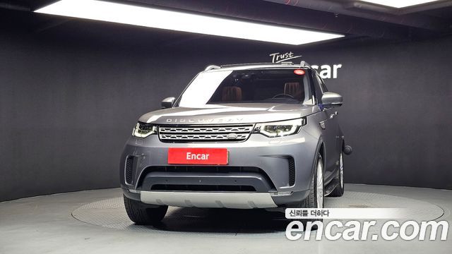 Land Rover Discovery 5 3.0 TD6 HSE Luxury 2017 — фото 3