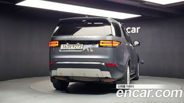 Land Rover Discovery 5 3.0 TD6 HSE Luxury 2017 — фото 4