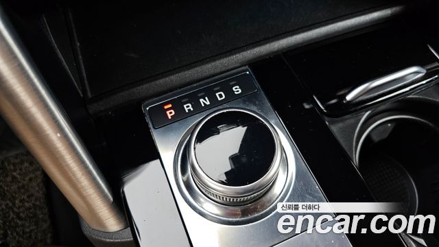 Land Rover Discovery 5 3.0 TD6 HSE Luxury 2017 — фото 9