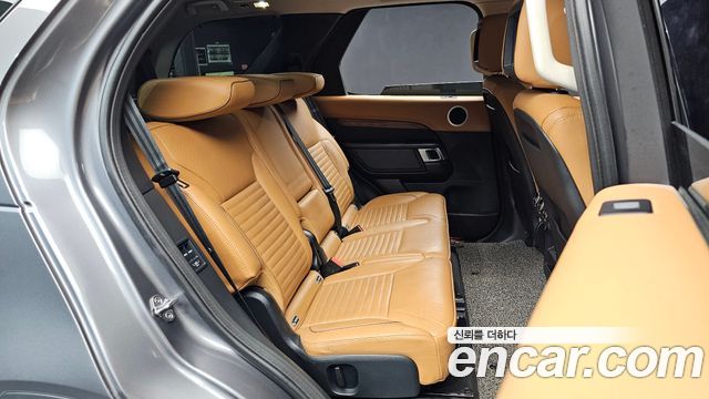 Land Rover Discovery 5 3.0 TD6 HSE Luxury 2017 — фото 11