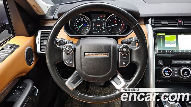 Land Rover Discovery 5 3.0 TD6 HSE Luxury 2017 — фото 13