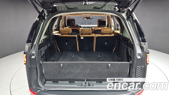 Land Rover Discovery 5 3.0 TD6 HSE Luxury 2017 — фото 20