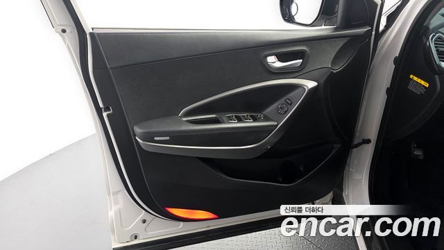Hyundai Santa Fe (DM) Diesel(e-VGT) 2.0 4WD Premium 2014 — фото 24