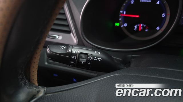 Hyundai Santa Fe (DM) Diesel(e-VGT) 2.0 4WD Premium 2014 — фото 31