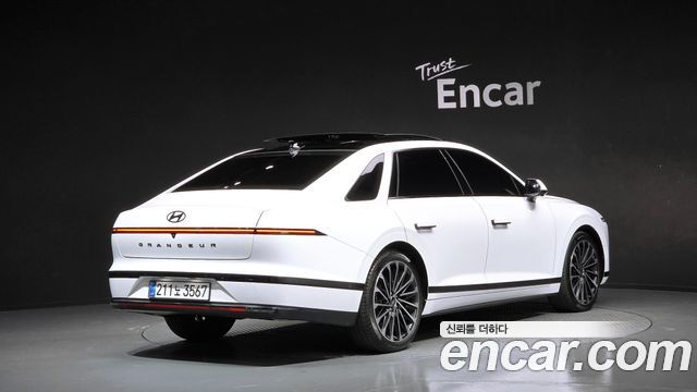 Hyundai Grandeur (GN7) 2,5 Gasoline 2WD Calligraphy 2026 — фото 2
